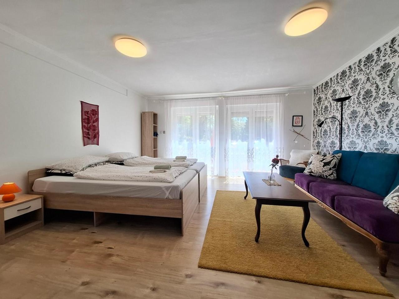 Appartement Napvirag - Koezel Mindenhez Balatonakarattya